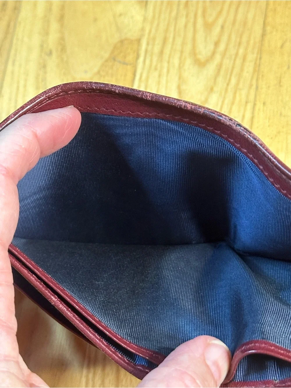Gucci Navy & Burgundy Microguccissima GG Leather Bifold Wallet